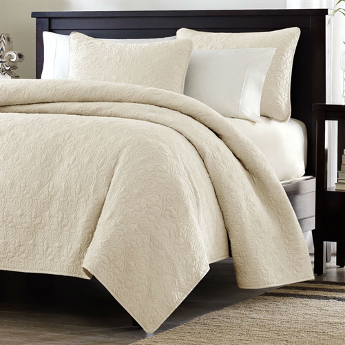 Full / Queen Ivory Beige Quilted Coverlet Quilt Set with 2 Shams ...